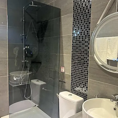 Cross Plaza Отель Megali Volvi